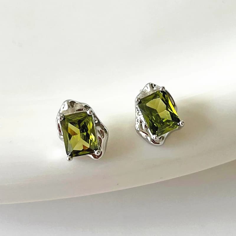 Liquid Olive Green Square Rhinestones Stud Earrings for Women Silvery Metal Irregular Geometry Earrings Party Trendy Jewelry
